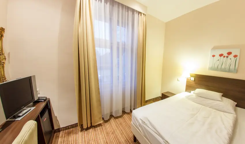 Kristly Imperial Hotel Tata - Oktber 23. 