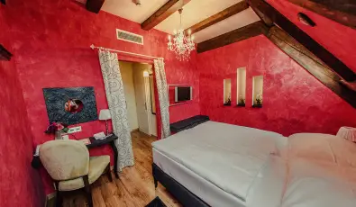 Kristly Imperial Hotel Tata