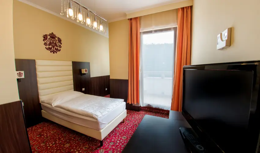 Kristly Imperial Hotel Tata - Oktber 23. 