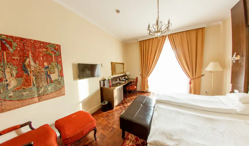 Kristly Imperial Hotel Tata - Oktber 23. 