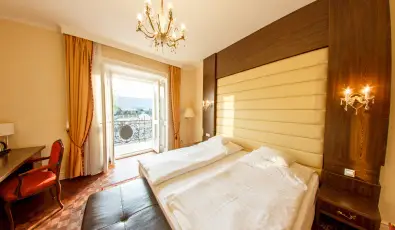 Kristly Imperial Hotel Tata