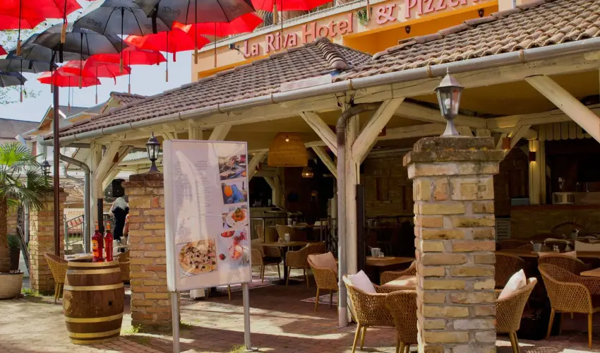 La Riva Hotel Si�fok - Okt�ber 23.