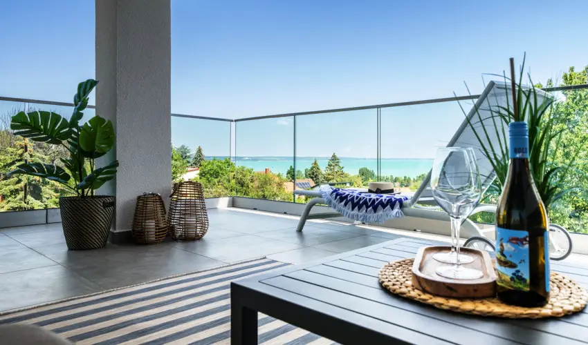 Lake Spirit Boutique Apartments Balatonalmdi - Oktber 23. - teljes elrefizetssel