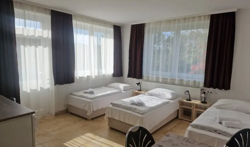 Lencs�s Apartmanh�z Apartmanok Sopron - Okt�ber 23-i Hossz� H�tv�ge Sopronban