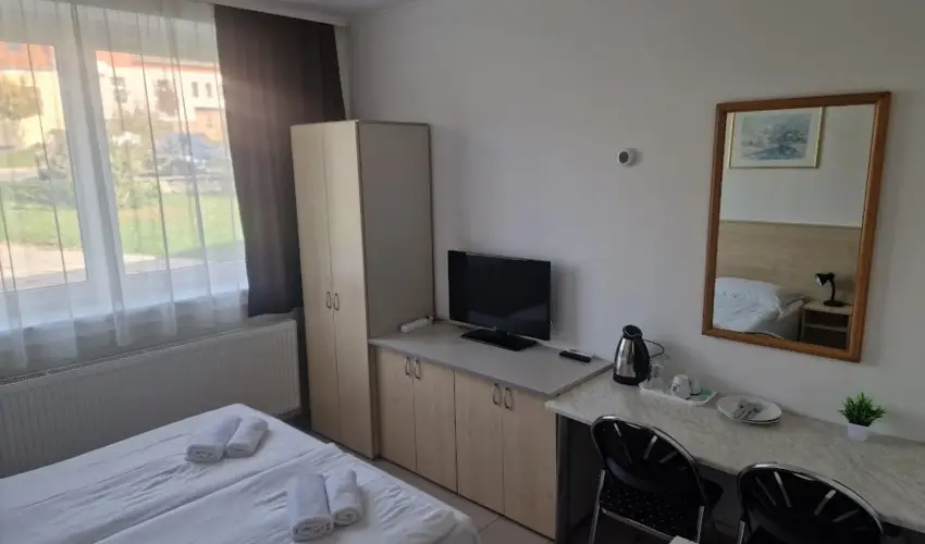 Lencs�s Apartmanh�z Apartmanok Sopron - Okt�ber 23-i Hossz� H�tv�ge Sopronban