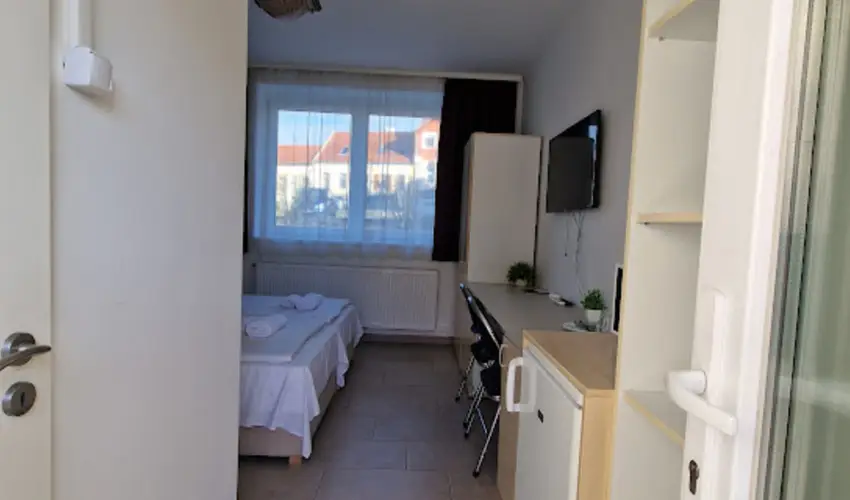 Lencs�s Apartmanh�z Apartmanok Sopron - Okt�ber 23-i Hossz� H�tv�ge Sopronban