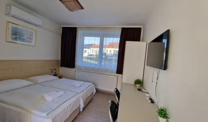 Lencs�s Apartmanh�z Apartmanok Sopron - Okt�ber 23-i Hossz� H�tv�ge Sopronban
