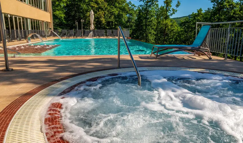 Lifestyle Hotel Mtra Mtrahza - Oktber 23.