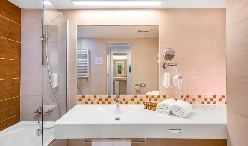 Lifestyle Hotel Mtra Mtrahza - Oktber 23.