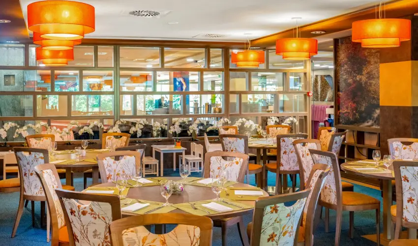 Lifestyle Hotel Mtra Mtrahza - Oktber 23.