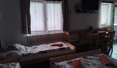 Lilla Apartmanh�zak Szilv�sv�rad