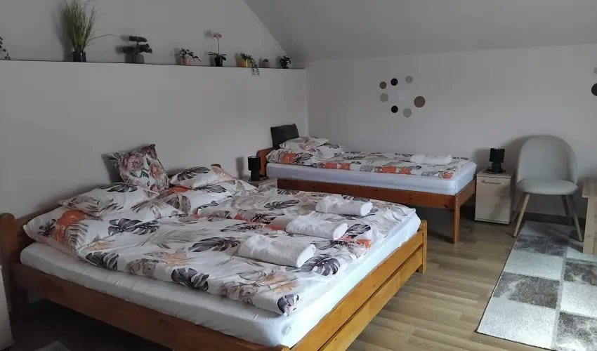 Lilla Apartmanh�zak Szilv�sv�rad - Okt�ber 23. (min. 2 �j)