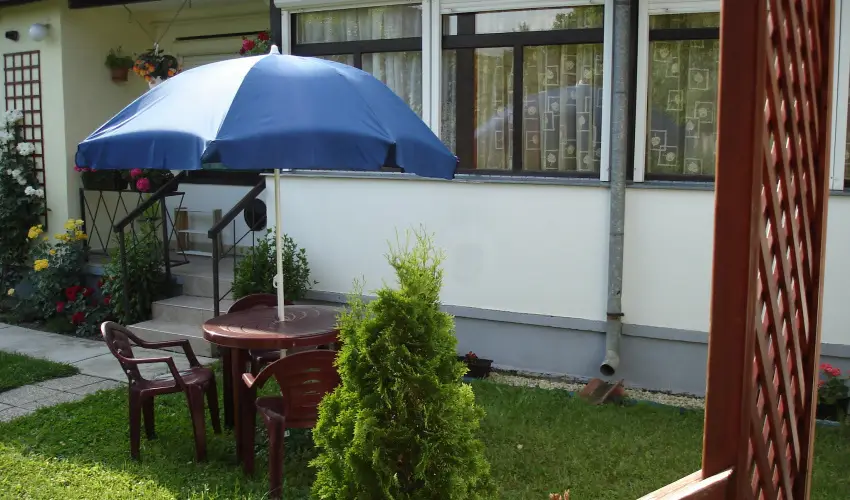 Liza Apartman Gyula - Oktber 23. (min. 2 j)