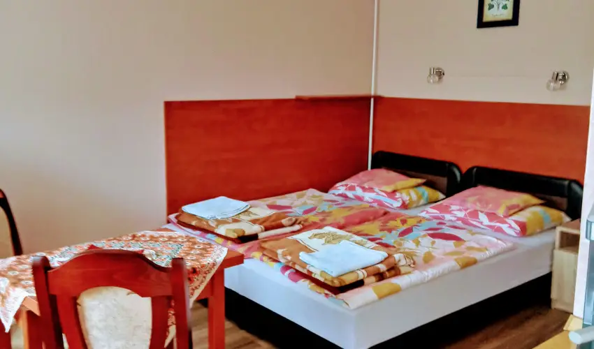 Liza Apartman Gyula - Oktber 23. (min. 2 j)