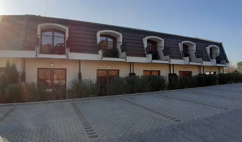 Margarta Apartmanhz Bogcs - Oktber 23. 