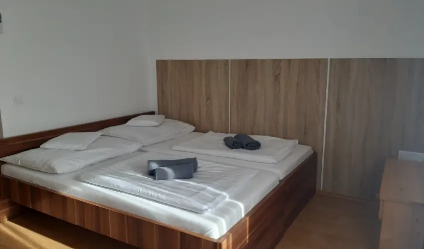 Margarta Apartmanhz Bogcs - Oktber 23. 