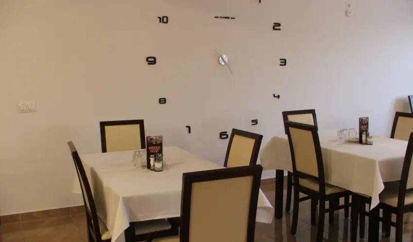 Margarta Apartmanhz Bogcs - Oktber 23. 