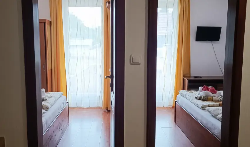 Margarta Apartmanhz Bogcs - Oktber 23. 