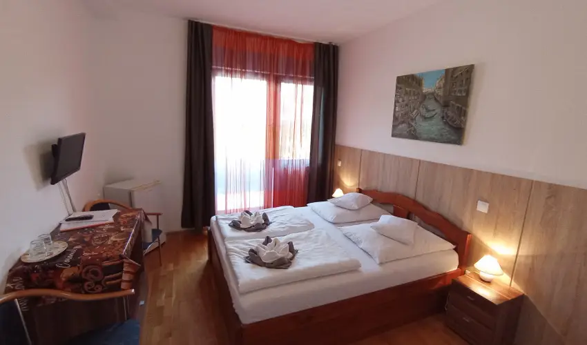 Margarta Apartmanhz Bogcs - Oktber 23. 