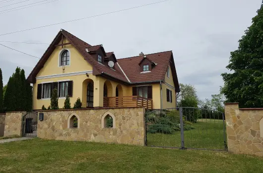 M�rk�i Vend�gh�z - kapu a Bakonyra - Okt�ber 23. (min. 2 �j)