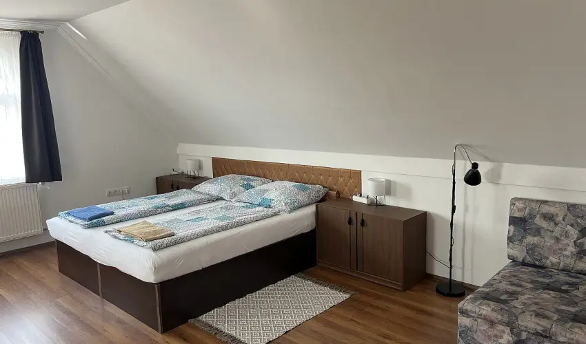 M�rk�i Vend�gh�z - kapu a Bakonyra M�rk� - Okt�ber 23. (min. 2 �j)