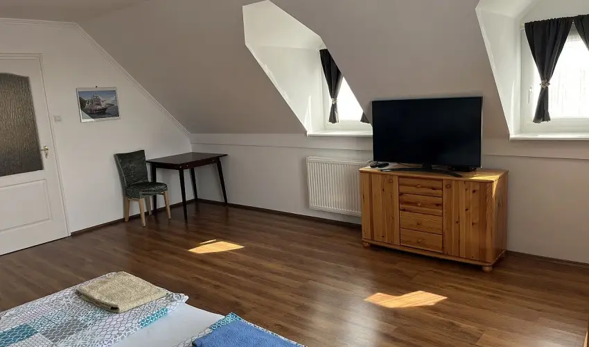 M�rk�i Vend�gh�z - kapu a Bakonyra M�rk� - Okt�ber 23. (min. 2 �j)