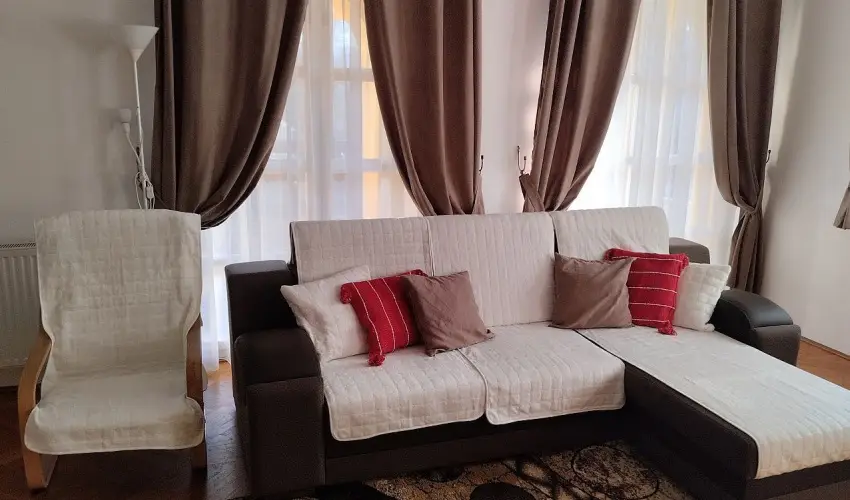 M�rk�i Vend�gh�z - kapu a Bakonyra M�rk� - Okt�ber 23. (min. 2 �j)