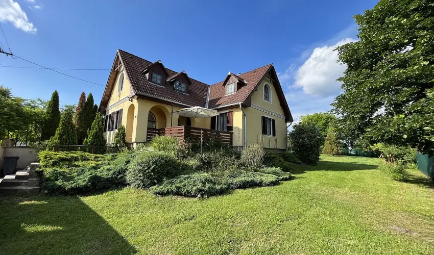 M�rk�i Vend�gh�z - kapu a Bakonyra M�rk� - Okt�ber 23. (min. 2 �j)