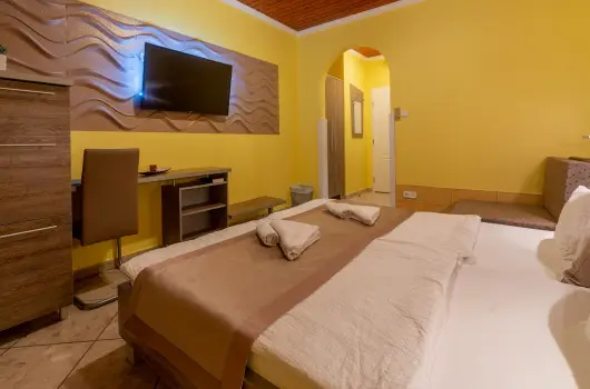 M�rv�ny Panzi� - Okt�ber 23. (min. 3 �j)