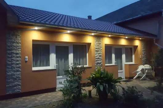 Mary Apartman - Okt�ber 23. (min. 2 �j)