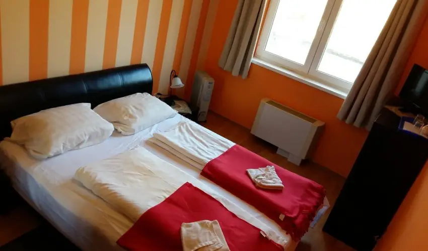 Napsugr Kenzy Lux Apartman Vendghzak Hajdszoboszl - Oktber 23. (min. 2 j)