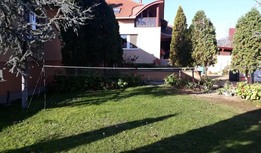 Napsugr Kenzy Lux Apartman Vendghzak Hajdszoboszl - Oktber 23. (min. 2 j)