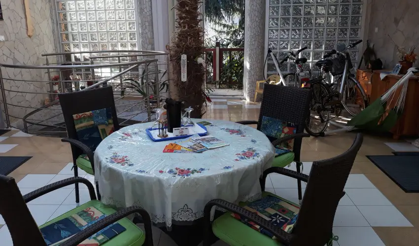 Napsugr Kenzy Lux Apartman Vendghzak Hajdszoboszl - Oktber 23. (min. 2 j)