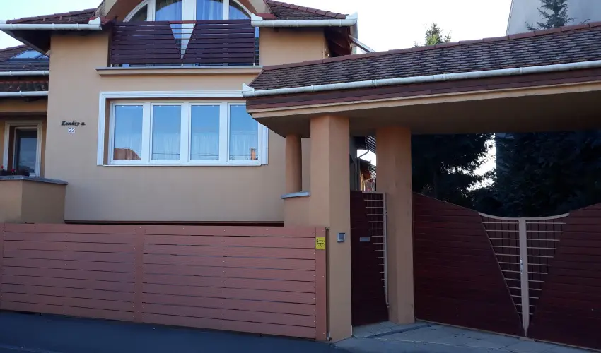 Napsugr Kenzy Lux Apartman Vendghzak Hajdszoboszl - Oktber 23. (min. 2 j)