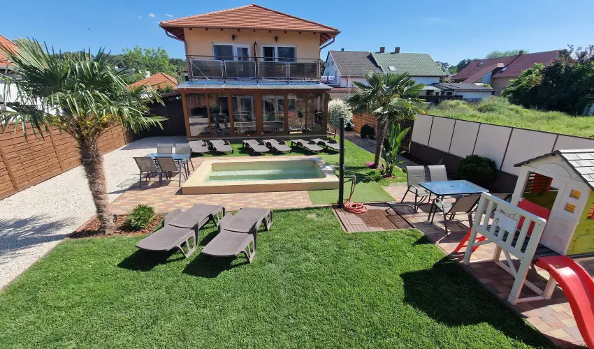 Napsug�r Villa B Si�fok - Okt�ber 23.