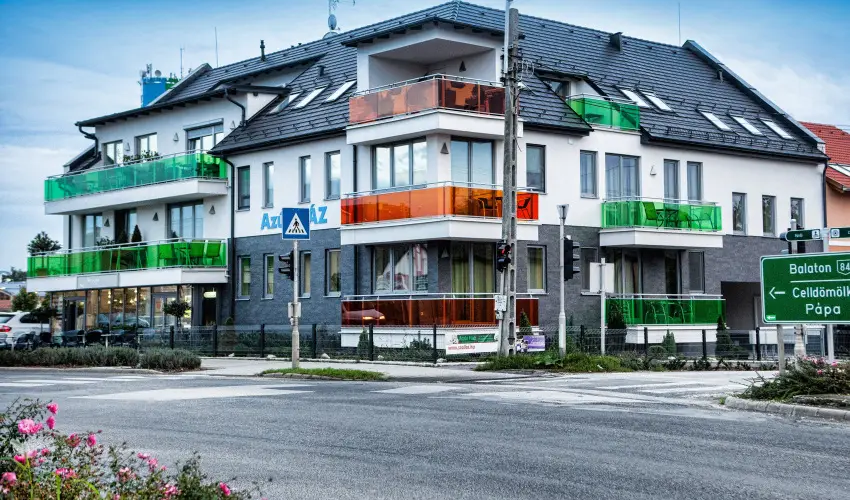 Nmeth Apartmanok Srvr - Oktber 23. (min. 2 j)