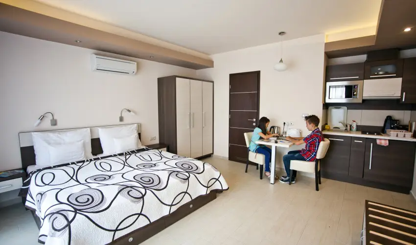 Nmeth Apartmanok Srvr - Oktber 23. (min. 2 j)