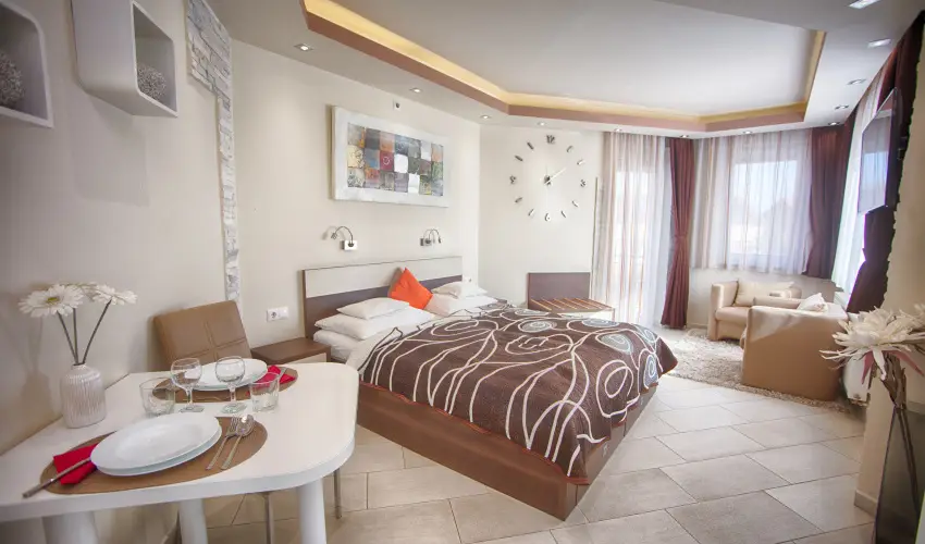 Nmeth Apartmanok Srvr - Oktber 23. (min. 2 j)