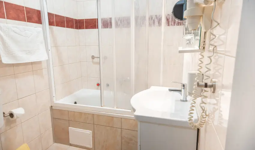 Nyerges Hotel Terml Monor - Oktber 23.