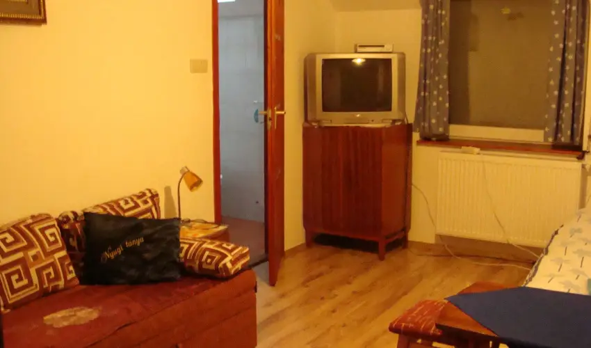 Nyugi Tanya Magyarts - Oktber 23. (min. 2 j)