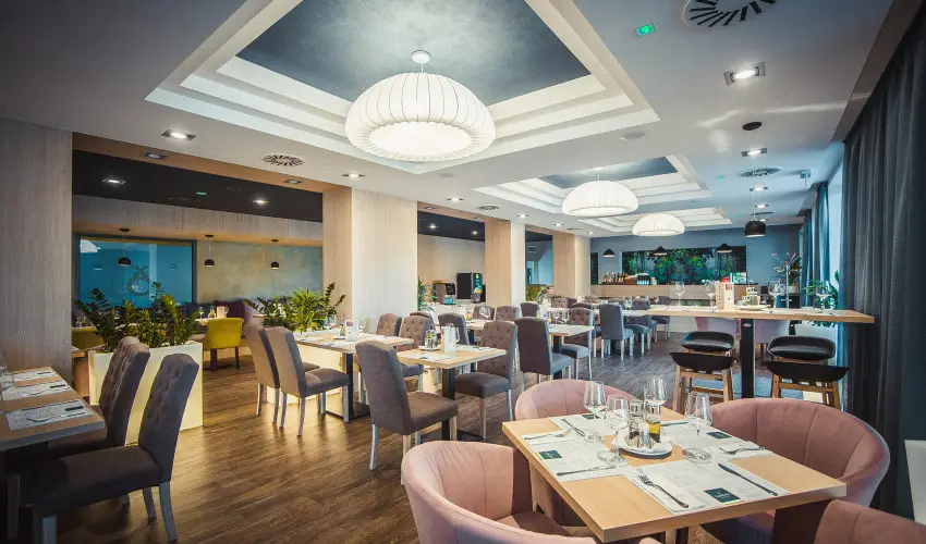 Onyx Luxury Srvr Srvr - Oktber 23. 