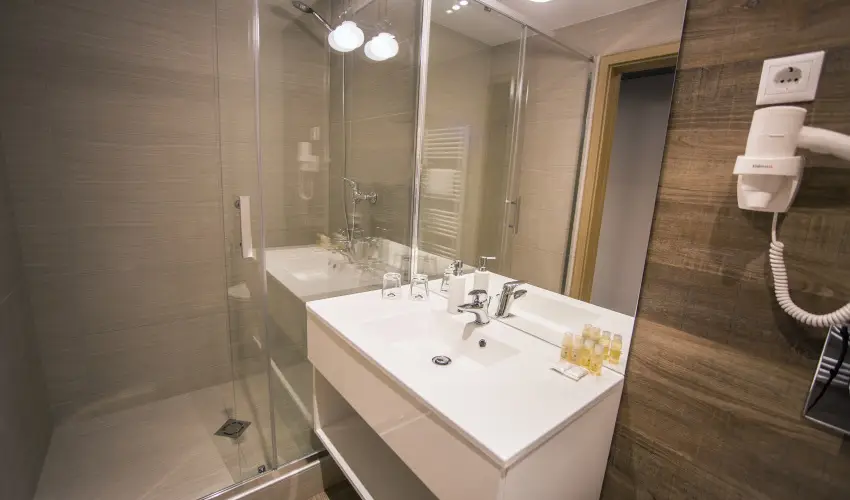 Onyx Luxury Srvr Srvr - Oktber 23. 