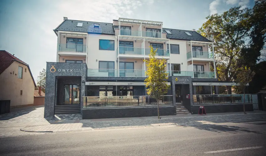 Onyx Luxury Srvr Srvr - Oktber 23. 