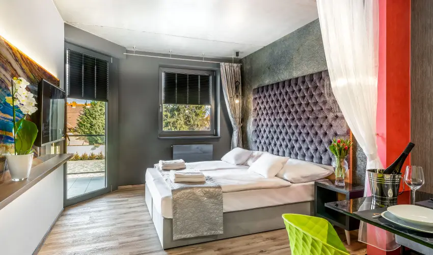 Onyx Luxury Srvr Srvr - Oktber 23. 