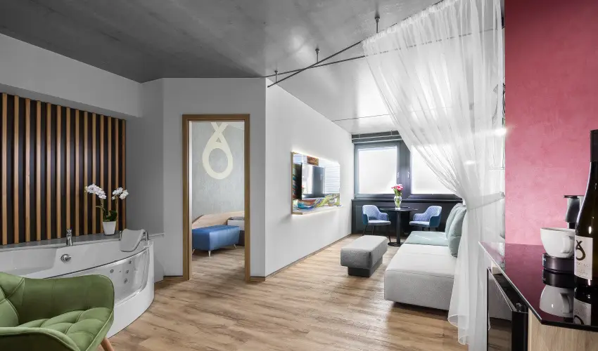 Onyx Luxury Srvr Srvr - Oktber 23. 