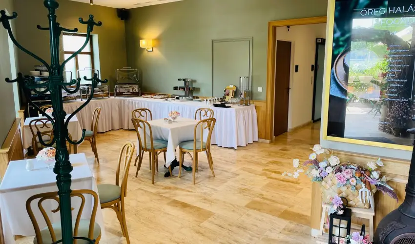 reg Halsz tterem s Fogad Tt - Oktber 23.