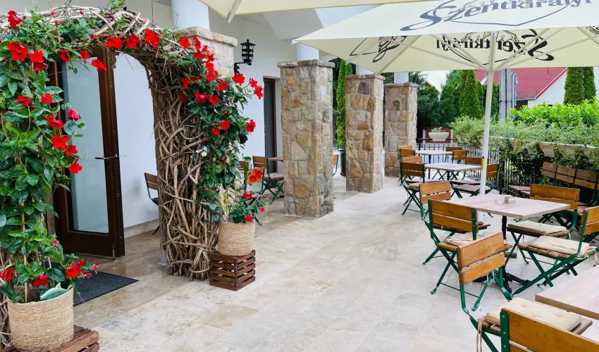 reg Halsz tterem s Fogad Tt - Oktber 23.