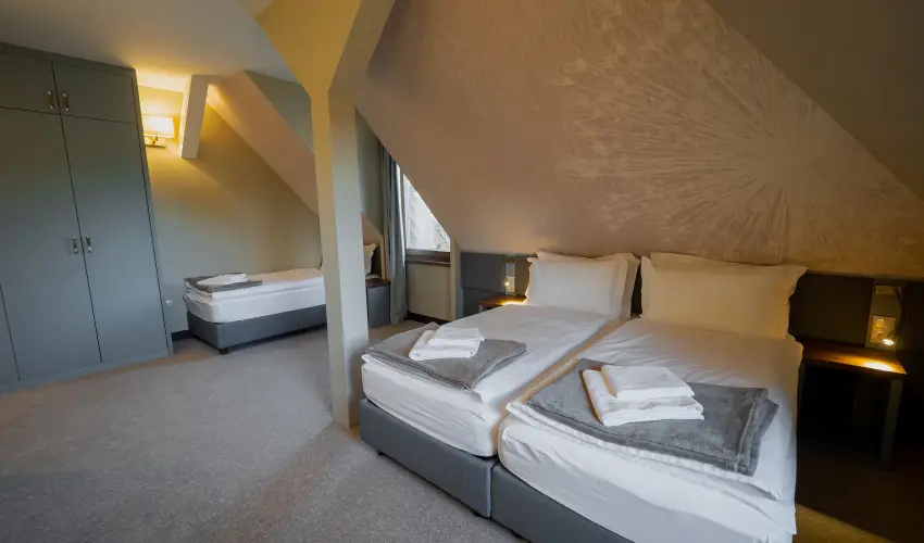 reg Halsz tterem s Fogad Tt - Oktber 23.