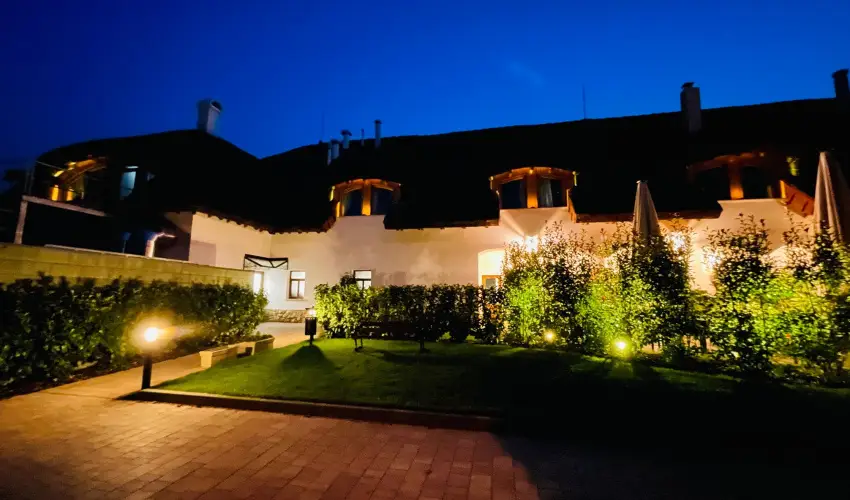 reg Halsz tterem s Fogad Tt - Oktber 23.