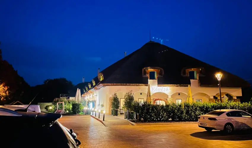 reg Halsz tterem s Fogad Tt - Oktber 23.